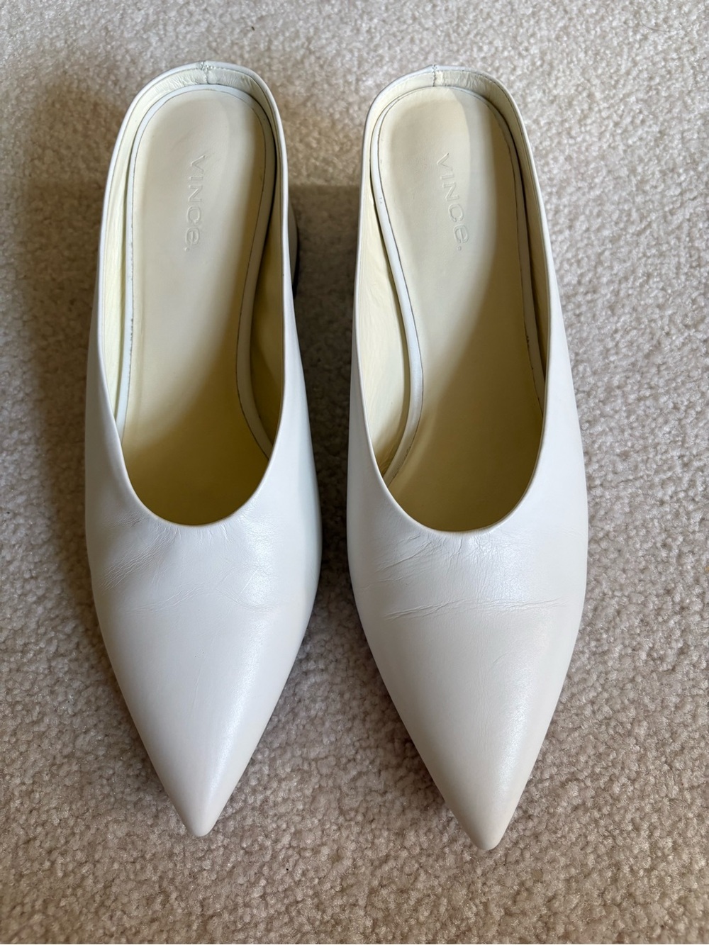 Vince Leather Ralston Mules
High Quality Leather Size 8M Off White
